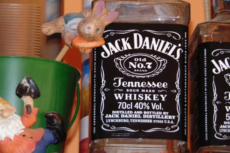 Jack Daniel’s програв багаторічний судовий спір через кумедну іграшку