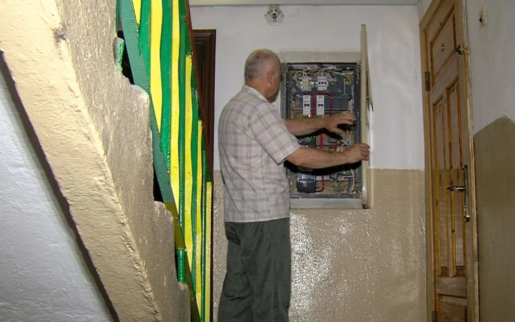 За самовільну заміну автомата у електрощитку можуть донарахувати понад 100 тисяч гривень