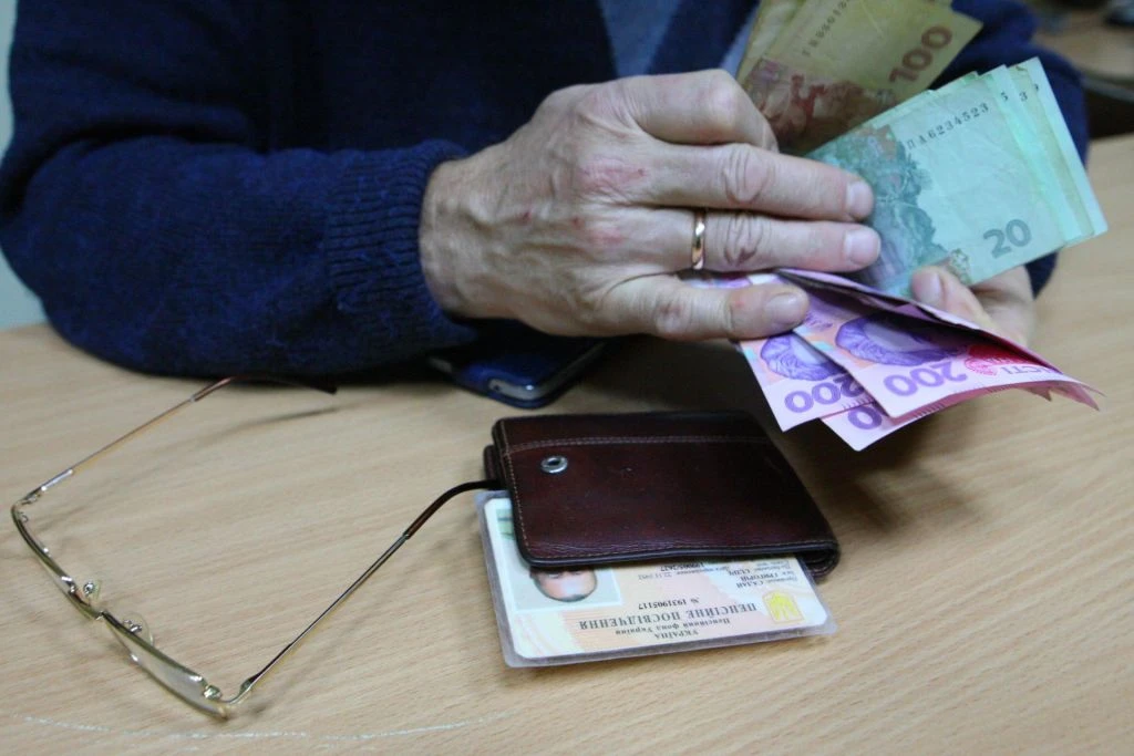 Після 70 років пенсія може зрости автоматично: кому щомісяця доплачують до 570 грн