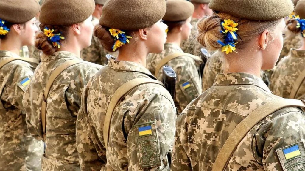 Жінок-медиків автоматично ставлять на військовий облік: на явку до ТЦК дають 60 днів