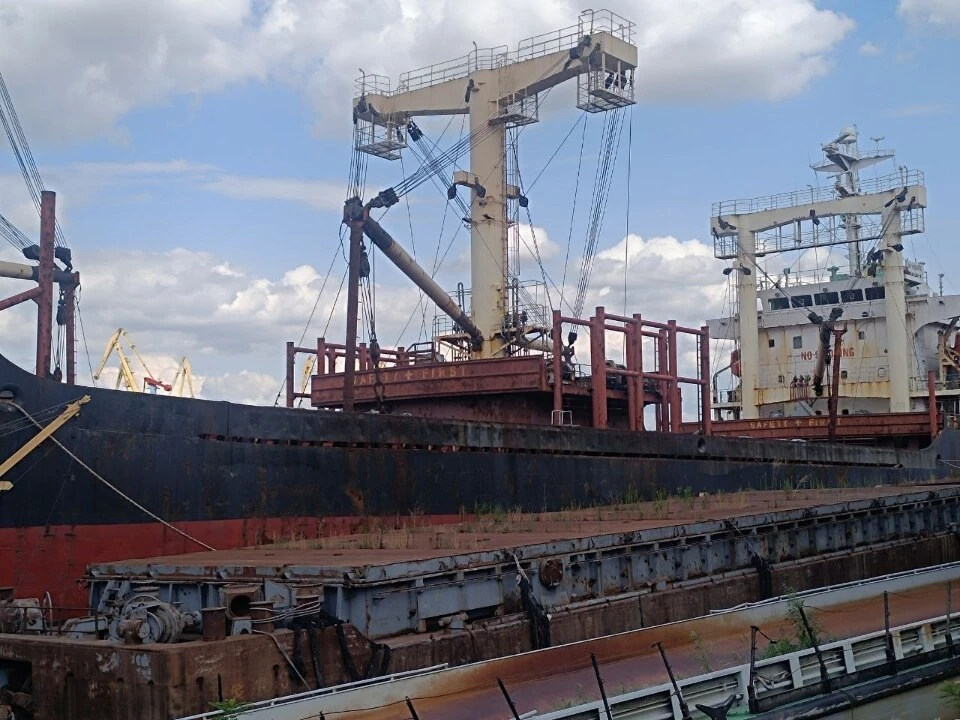 Стартову ціну судна VYSSOS знизили на 25% перед повторним аукціоном